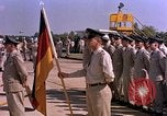 Immagine di Il presidente John F Kennedy esamina razzo Saturn Huntsville Alabama USA, 1963, secondo 31 filmato di repertorio 65675068105