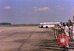 Immagine di Il presidente John F Kennedy esamina razzo Saturn Huntsville Alabama USA, 1963, secondo 45 filmato di repertorio 65675068105