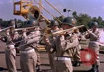 Immagine di Il presidente John F Kennedy esamina razzo Saturn Huntsville Alabama USA, 1963, secondo 47 filmato di repertorio 65675068105