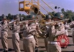Immagine di Il presidente John F Kennedy esamina razzo Saturn Huntsville Alabama USA, 1963, secondo 57 filmato di repertorio 65675068105