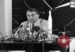 Immagine di Wernher von Braun parlando in tedesco su veicoli di lancio nello spazio inc United States USA, 1958, secondo 4 filmato di repertorio 65675068106