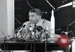 Immagine di Wernher von Braun parlando in tedesco su veicoli di lancio nello spazio inc United States USA, 1958, secondo 20 filmato di repertorio 65675068106