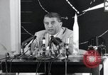 Immagine di Wernher von Braun parlando in tedesco su veicoli di lancio nello spazio inc United States USA, 1958, secondo 26 filmato di repertorio 65675068106