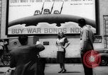 Immagine di Dorothy Lamour durante la seconda guerra mondiale Hollywood Los Angeles California USA, 1943, secondo 15 filmato di repertorio 65675068108