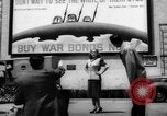 Immagine di Dorothy Lamour durante la seconda guerra mondiale Hollywood Los Angeles California USA, 1943, secondo 16 filmato di repertorio 65675068108