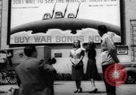 Immagine di Dorothy Lamour durante la seconda guerra mondiale Hollywood Los Angeles California USA, 1943, secondo 20 filmato di repertorio 65675068108