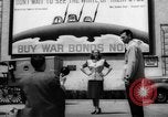 Immagine di Dorothy Lamour durante la seconda guerra mondiale Hollywood Los Angeles California USA, 1943, secondo 27 filmato di repertorio 65675068108