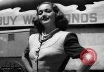 Immagine di Dorothy Lamour durante la seconda guerra mondiale Hollywood Los Angeles California USA, 1943, secondo 40 filmato di repertorio 65675068108