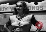 Immagine di Dorothy Lamour durante la seconda guerra mondiale Hollywood Los Angeles California USA, 1943, secondo 45 filmato di repertorio 65675068108