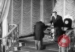 Standbild Hayato Ikeda Tokio Japan, 1960, aus Sekunde 18 historischem Filmmaterial Videoclip 65675068121