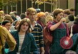 Standbild Studenten an der Universität von Kalifornien Berkeley Berkeley California USA, 1980, aus Sekunde 24 historischem Filmmaterial Videoclip 65675068147