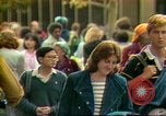 Standbild Studenten an der Universität von Kalifornien Berkeley Berkeley California USA, 1980, aus Sekunde 26 historischem Filmmaterial Videoclip 65675068147