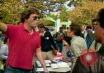 Standbild Studenten an der Universität von Kalifornien Berkeley Berkeley California USA, 1980, aus Sekunde 28 historischem Filmmaterial Videoclip 65675068147