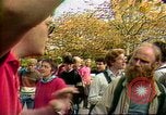 Standbild Studenten an der Universität von Kalifornien Berkeley Berkeley California USA, 1980, aus Sekunde 31 historischem Filmmaterial Videoclip 65675068147