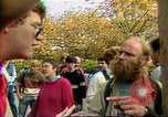 Standbild Studenten an der Universität von Kalifornien Berkeley Berkeley California USA, 1980, aus Sekunde 33 historischem Filmmaterial Videoclip 65675068147