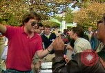 Standbild Studenten an der Universität von Kalifornien Berkeley Berkeley California USA, 1980, aus Sekunde 35 historischem Filmmaterial Videoclip 65675068147