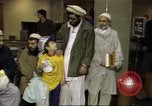 Standbild Menschen in Afghanistan verwundet in der sowjetischen Besetzung Washington DC USA, 1984, aus Sekunde 23 historischem Filmmaterial Videoclip 65675068149