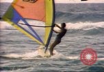 Immagine di Windsurf United States USA, 1984, secondo 18 filmato di repertorio 65675068152