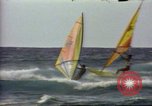 Immagine di Windsurf United States USA, 1984, secondo 25 filmato di repertorio 65675068152