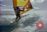 Immagine di Windsurf United States USA, 1984, secondo 34 filmato di repertorio 65675068152