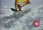 Immagine di Windsurf United States USA, 1984, secondo 35 filmato di repertorio 65675068152