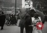 Standbild British Tea centenary London England Vereinigtes Königreich, 1939, aus Sekunde 17 historischem Filmmaterial Videoclip 65675068174