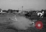 Standbild Stuntmen Hollywood Los Angeles California USA, 1939, aus Sekunde 32 historischem Filmmaterial Videoclip 65675068186