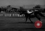 Standbild Stuntmen Hollywood Los Angeles California USA, 1939, aus Sekunde 56 historischem Filmmaterial Videoclip 65675068186