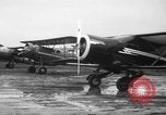 Standbild Piper Cub Flugzeuge Camden New Jersey USA, 1939, aus Sekunde 56 historischem Filmmaterial Videoclip 65675068187