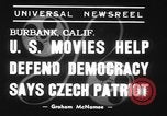 Immagine di Funzionari discutere Burbank California USA, 1939, secondo 4 filmato di repertorio 65675068188