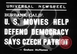 Immagine di Funzionari discutere Burbank California USA, 1939, secondo 5 filmato di repertorio 65675068188