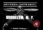 Standbild Grumman amphibious Aircraft Brooklyn New York City USA, 1939, aus Sekunde 4 historischem Filmmaterial Videoclip 65675068191