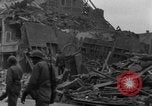 Standbild Bombardierung von Bastogne Belgien, 1944, aus Sekunde 21 historischem Filmmaterial Videoclip 65675068193