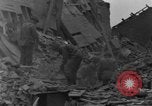 Standbild Bombardierung von Bastogne Belgien, 1944, aus Sekunde 25 historischem Filmmaterial Videoclip 65675068193