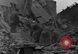 Standbild Bombardierung von Bastogne Belgien, 1944, aus Sekunde 27 historischem Filmmaterial Videoclip 65675068193