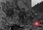 Standbild Bombardierung von Bastogne Belgien, 1944, aus Sekunde 30 historischem Filmmaterial Videoclip 65675068193