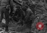 Standbild Bombardierung von Bastogne Belgien, 1944, aus Sekunde 32 historischem Filmmaterial Videoclip 65675068193