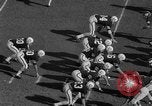 Standbild Fußballspiel Birmingham Alabama USA, 1963, aus Sekunde 18 historischem Filmmaterial Videoclip 65675068210