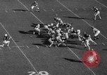 Standbild Fußballspiel Birmingham Alabama USA, 1963, aus Sekunde 34 historischem Filmmaterial Videoclip 65675068210