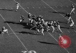 Standbild Fußballspiel Birmingham Alabama USA, 1963, aus Sekunde 35 historischem Filmmaterial Videoclip 65675068210