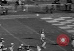 Standbild Fußballspiel Birmingham Alabama USA, 1963, aus Sekunde 36 historischem Filmmaterial Videoclip 65675068210