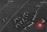 Standbild Fußballspiel Birmingham Alabama USA, 1963, aus Sekunde 42 historischem Filmmaterial Videoclip 65675068210