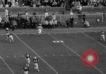 Standbild Fußballspiel Birmingham Alabama USA, 1963, aus Sekunde 50 historischem Filmmaterial Videoclip 65675068210