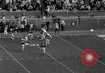 Standbild Fußballspiel Birmingham Alabama USA, 1963, aus Sekunde 53 historischem Filmmaterial Videoclip 65675068210