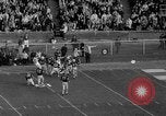 Standbild Fußballspiel Birmingham Alabama USA, 1963, aus Sekunde 54 historischem Filmmaterial Videoclip 65675068210