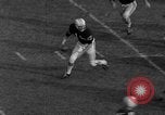 Standbild Fußballspiel Birmingham Alabama USA, 1963, aus Sekunde 61 historischem Filmmaterial Videoclip 65675068210