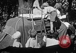 Standbild Elefanten reiten Indien, 1938, aus Sekunde 10 historischem Filmmaterial Videoclip 65675068242