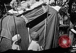 Standbild Elefanten reiten Indien, 1938, aus Sekunde 17 historischem Filmmaterial Videoclip 65675068242
