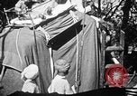 Standbild Elefanten reiten Indien, 1938, aus Sekunde 18 historischem Filmmaterial Videoclip 65675068242