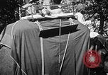 Standbild Elefanten reiten Indien, 1938, aus Sekunde 30 historischem Filmmaterial Videoclip 65675068242